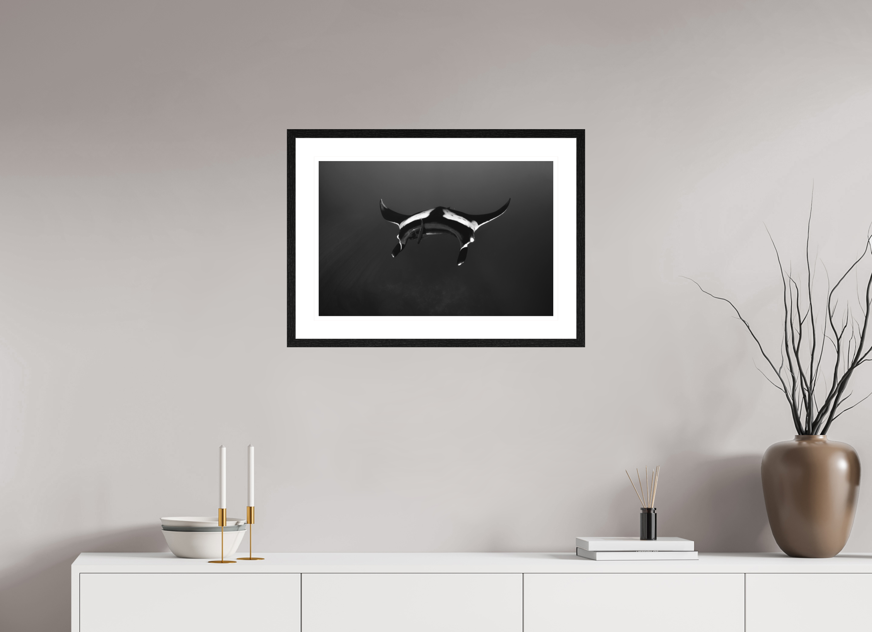 60 x 40 cm, Framed Print Incoming Oceanic Manta