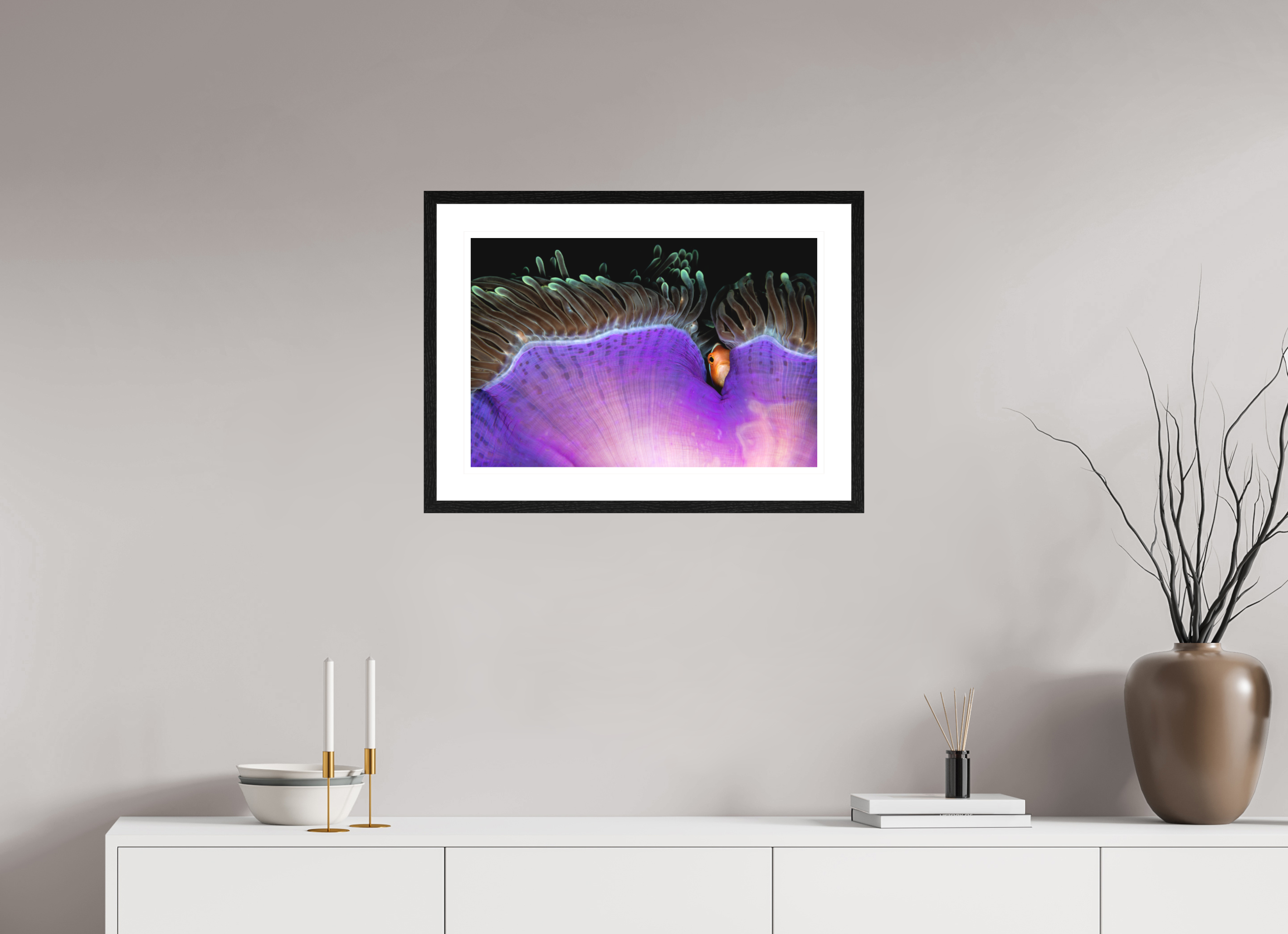 60 x 40 cm, Framed Print Shy Guy